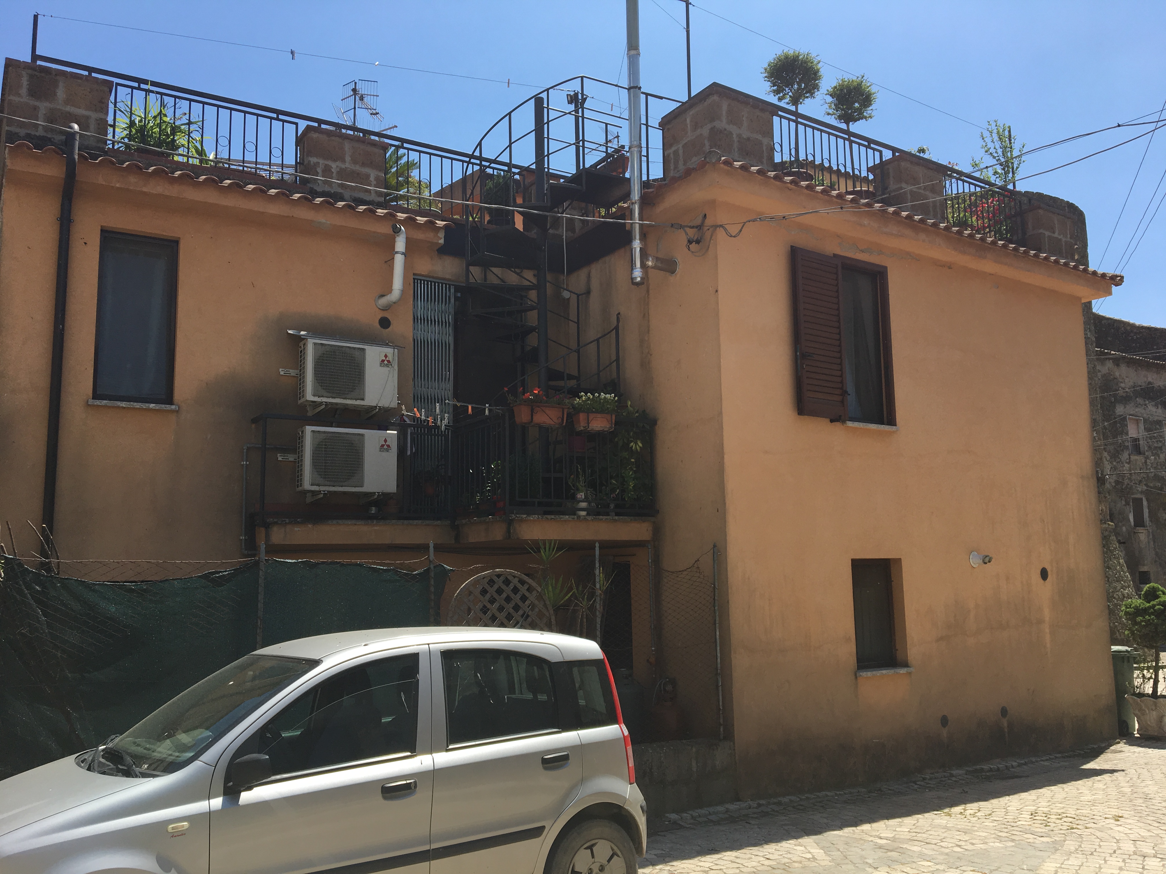 Fabbricato due livelli